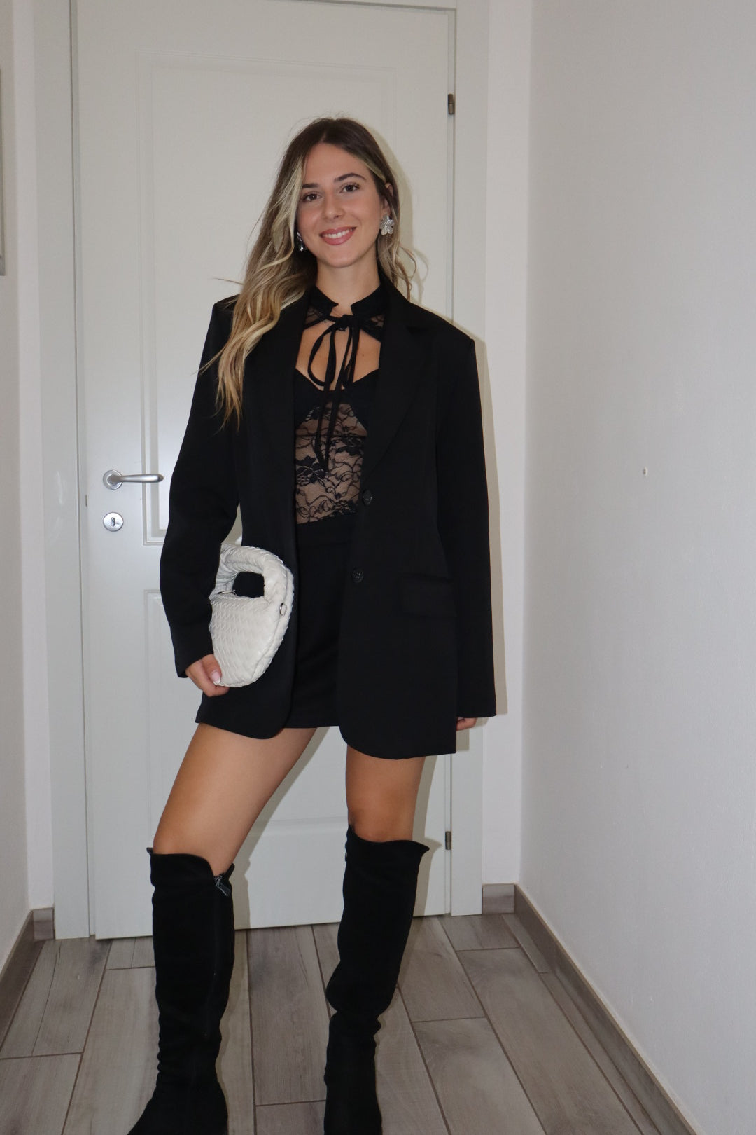 Blazer con scollo schiena bianco e nero