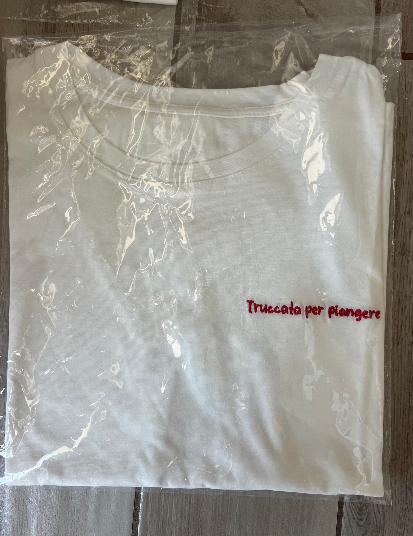 T-shirt basic con scritta