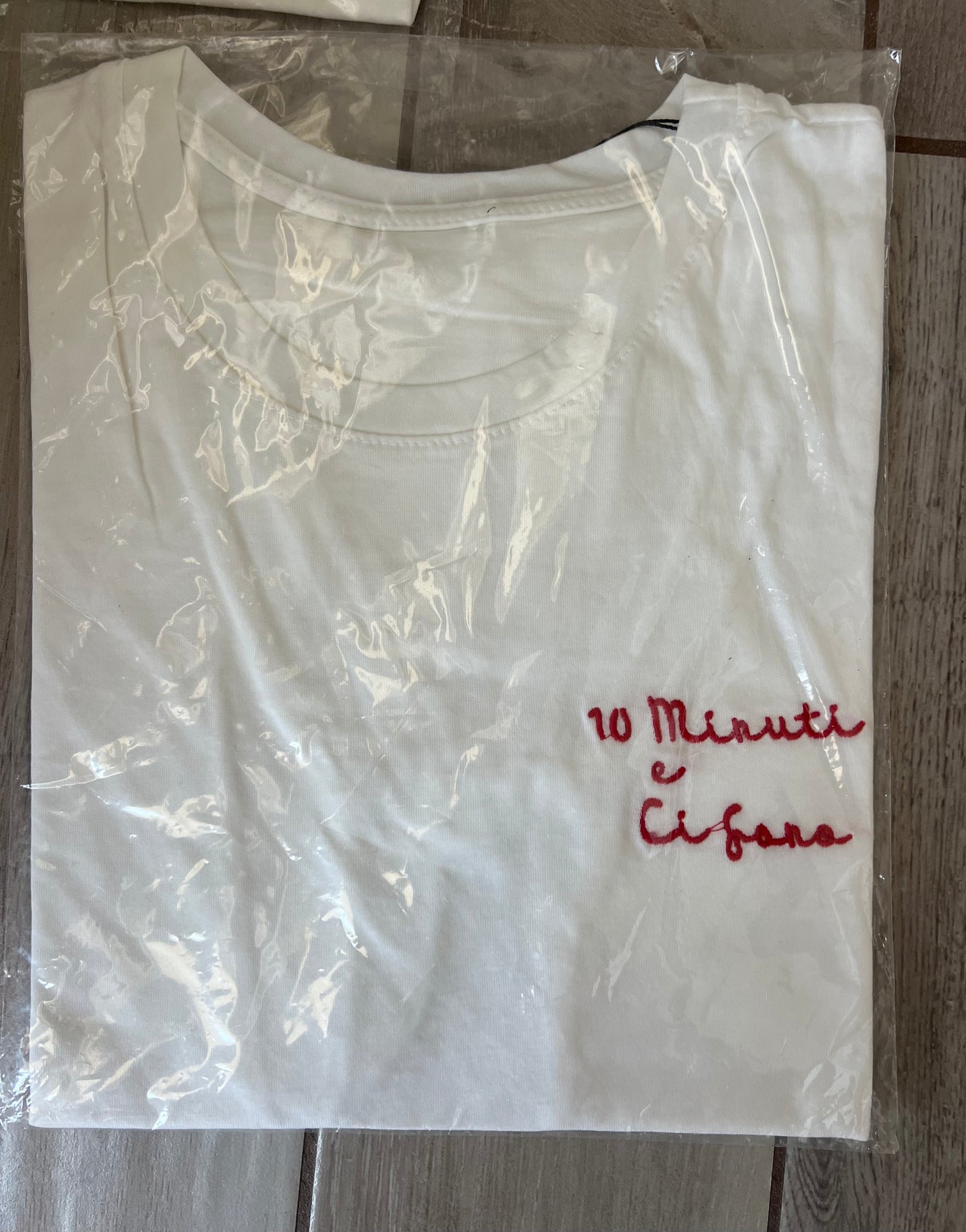 T-shirt basic con scritta