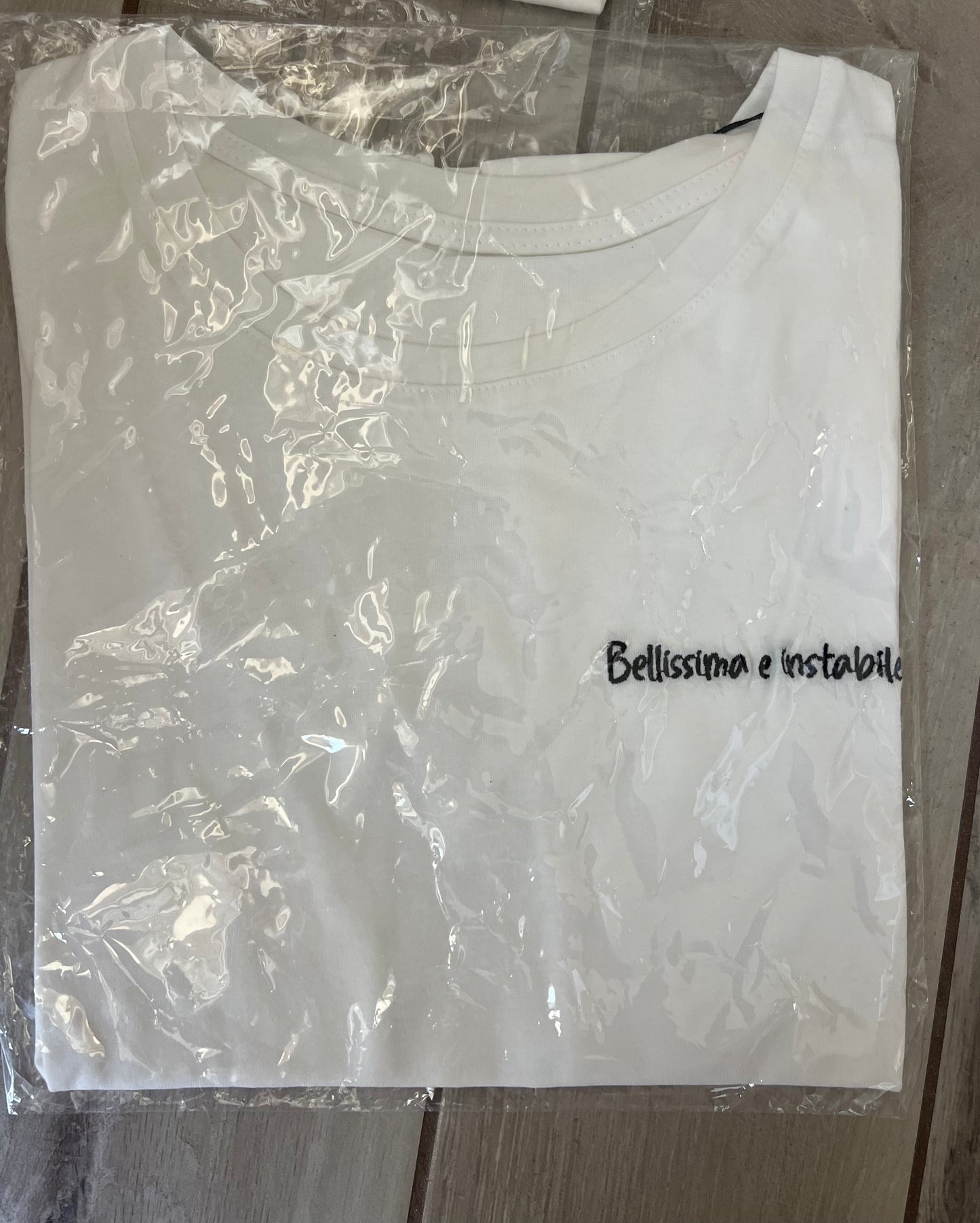 T-shirt basic con scritta