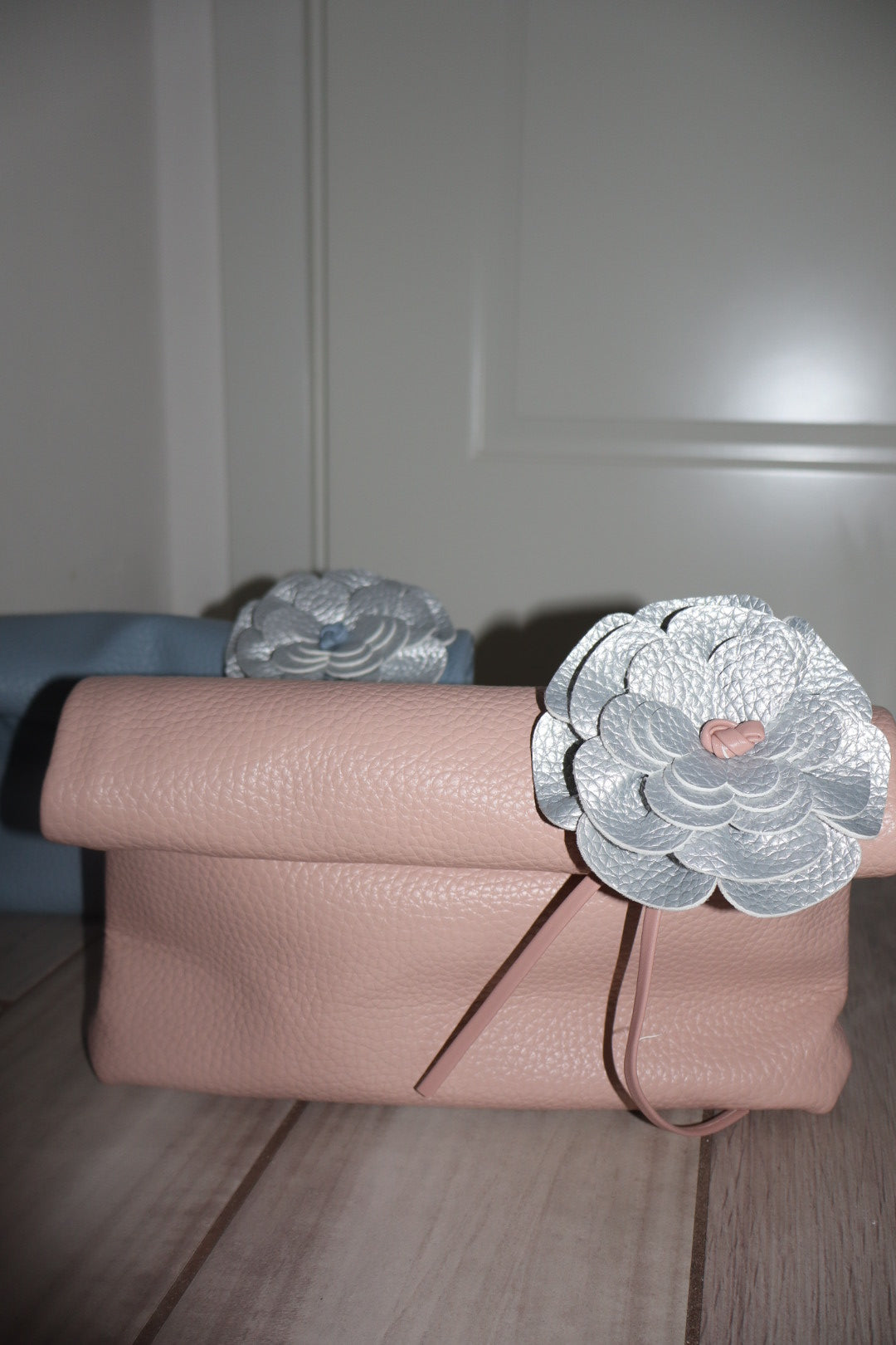 Borsa piega fiore con tracolla