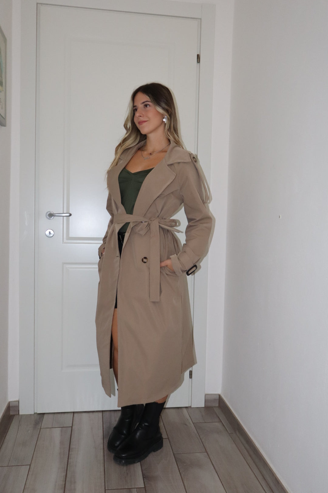 Trench nero,beige,cammello,cioccolato