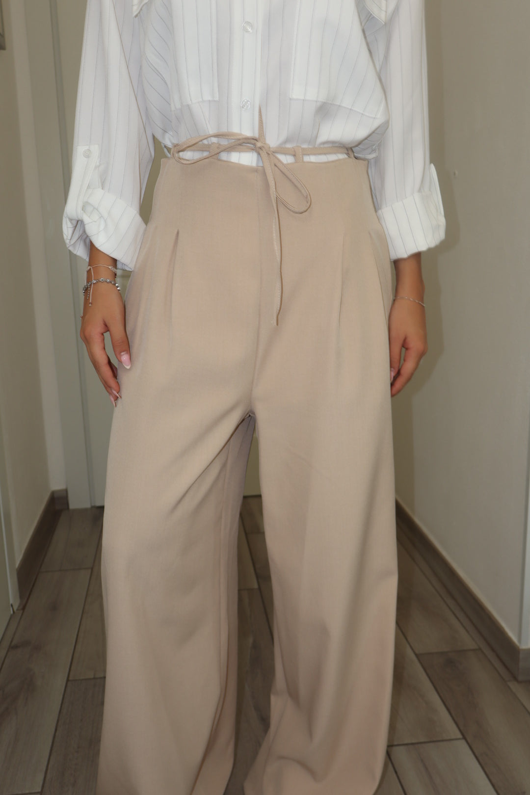 Pantalone palazzo nirvana con cinturino