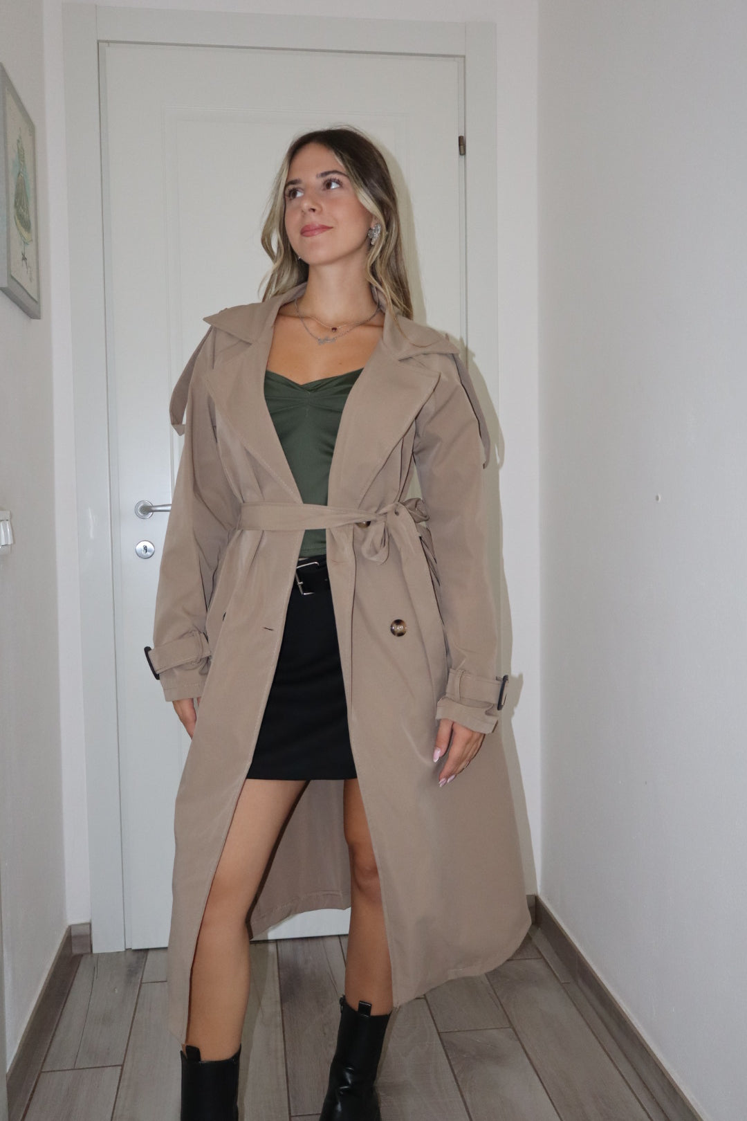 Trench nero,beige,cammello,cioccolato