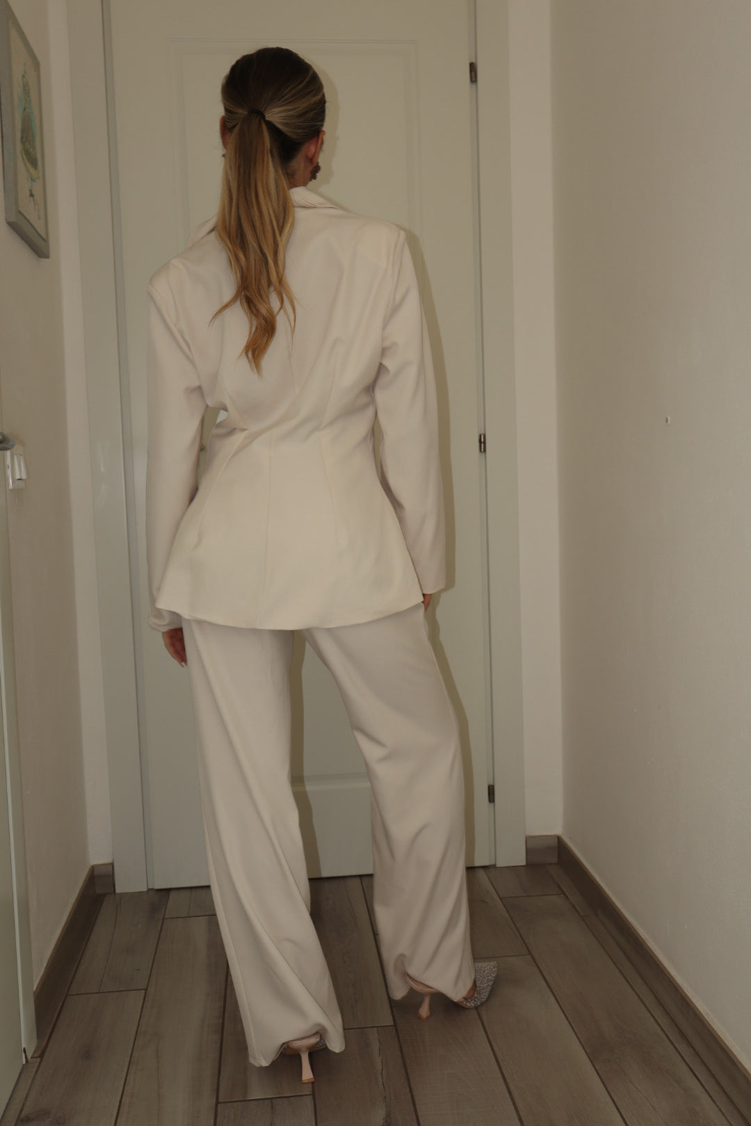 Tailleur clarissa con chiusura ganci