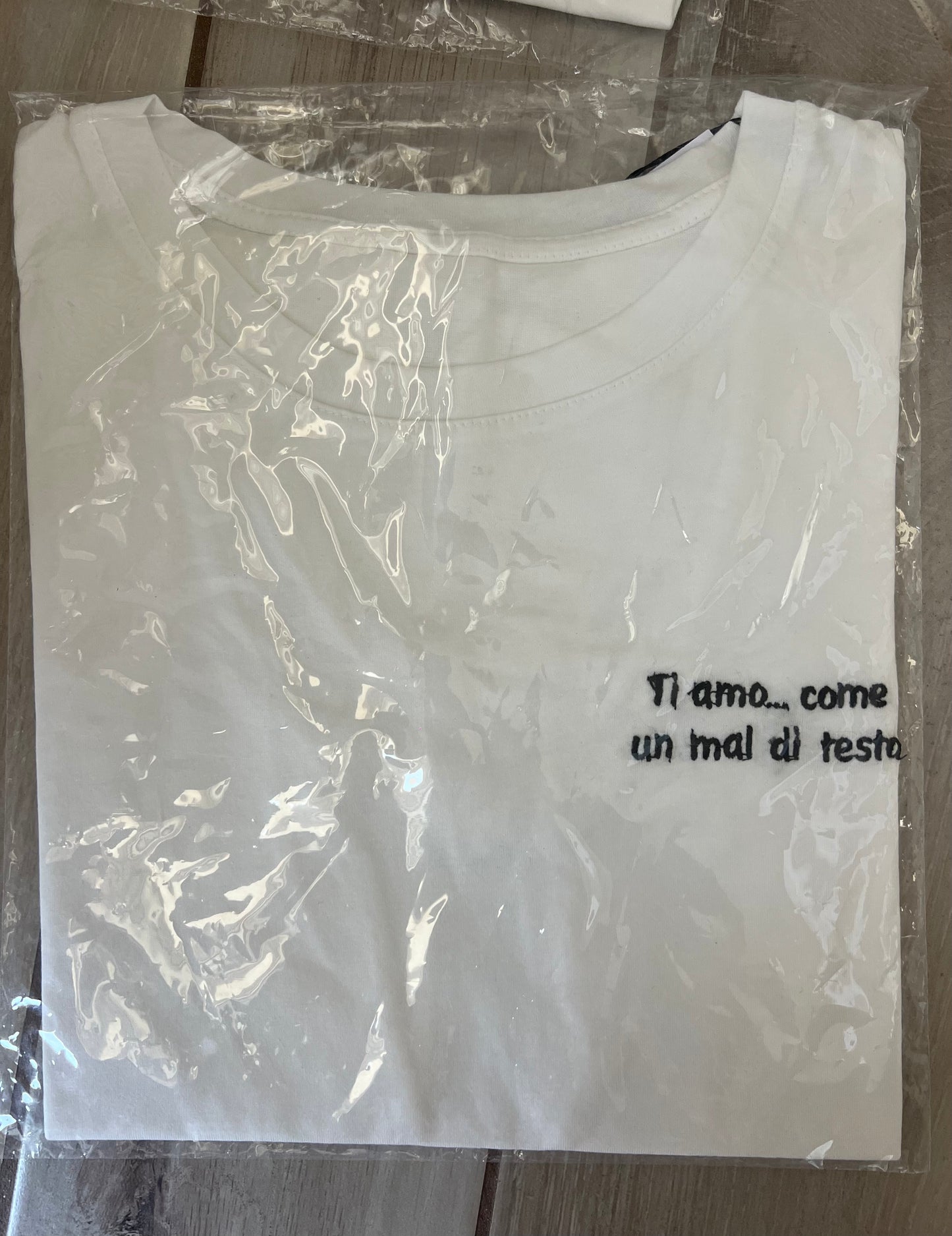 T-shirt basic con scritta