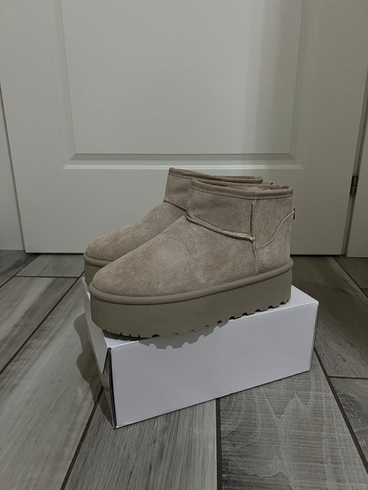 Stivaletti imbottiti con suola platform alti