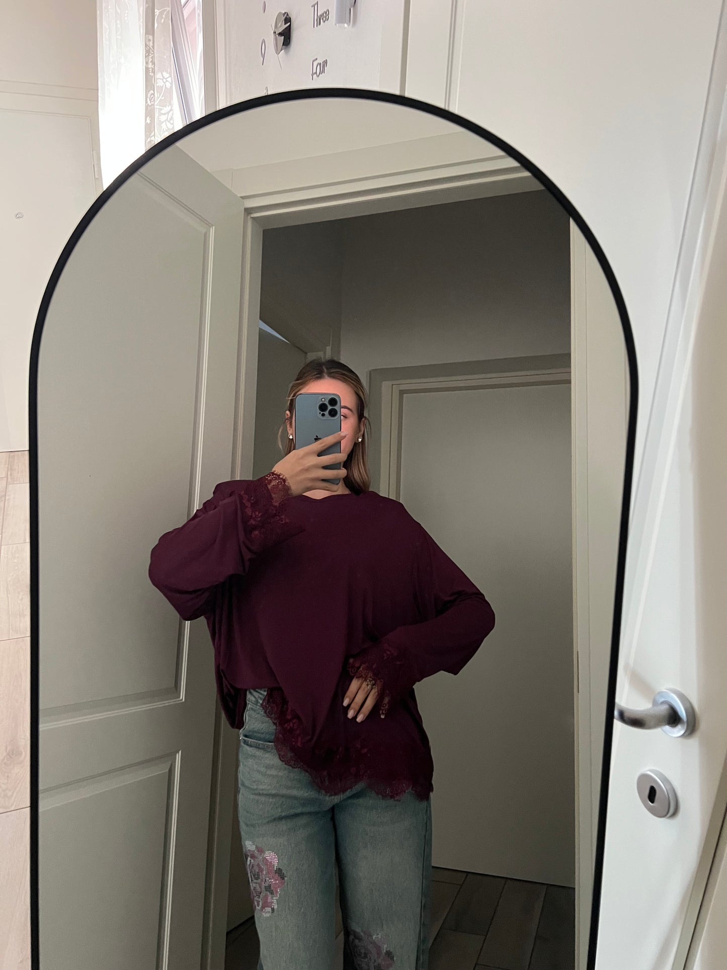 T-shirt velata con pizzo