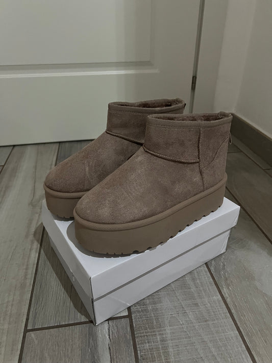 Stivaletti imbottiti con suola platform alti