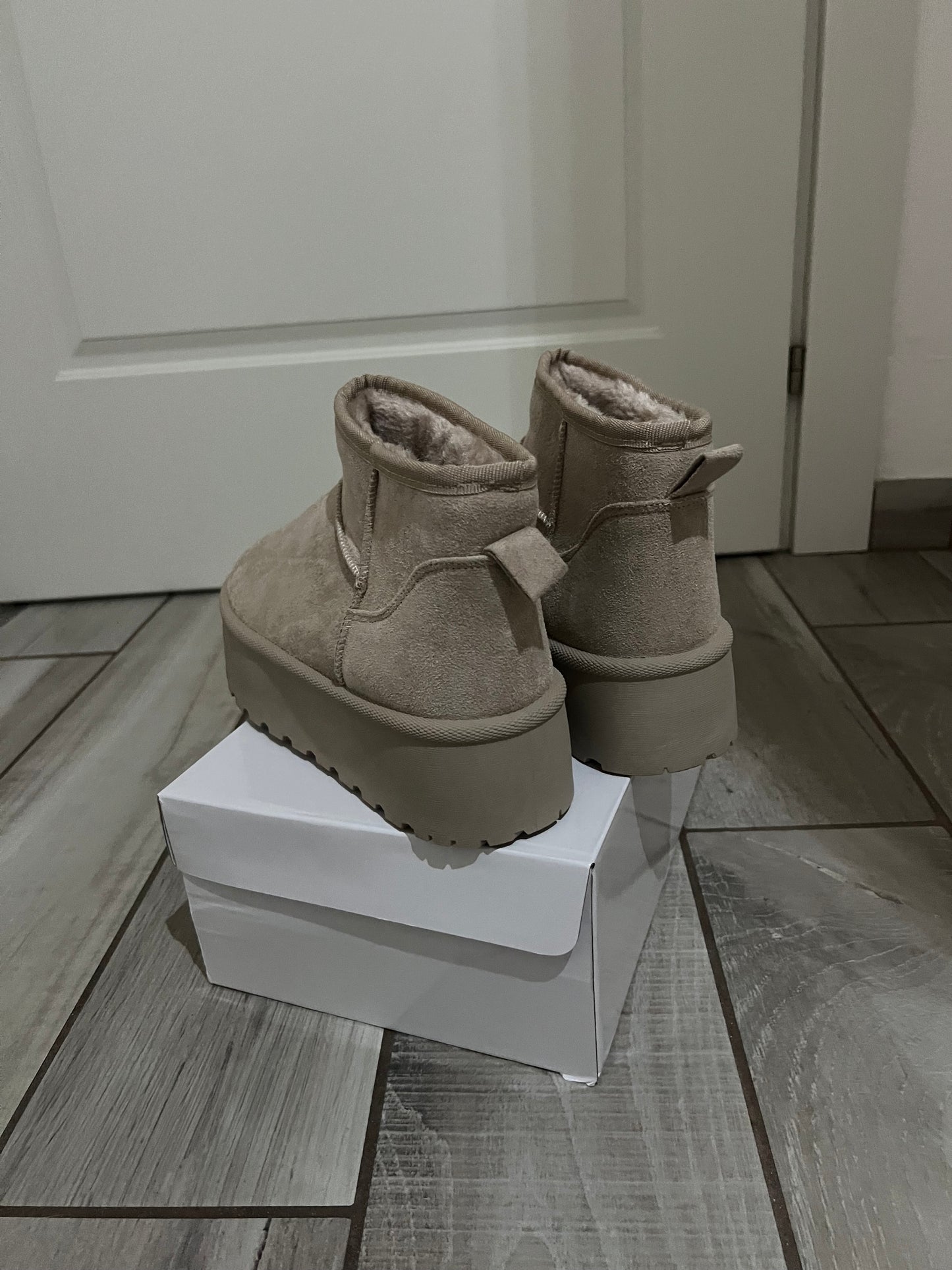 Stivaletti imbottiti con suola platform alti