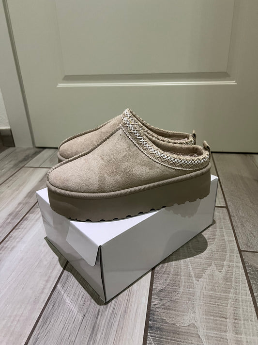 Stivaletti imbottiti con suola platform bassi