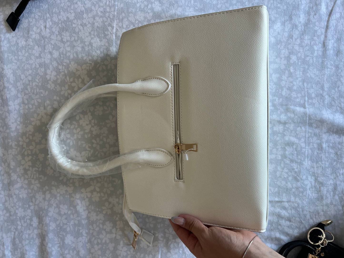 Borsa media mood Herm white
