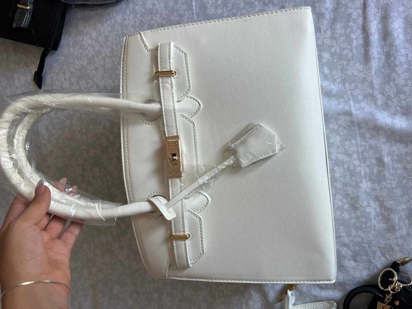 Borsa media mood Herm white
