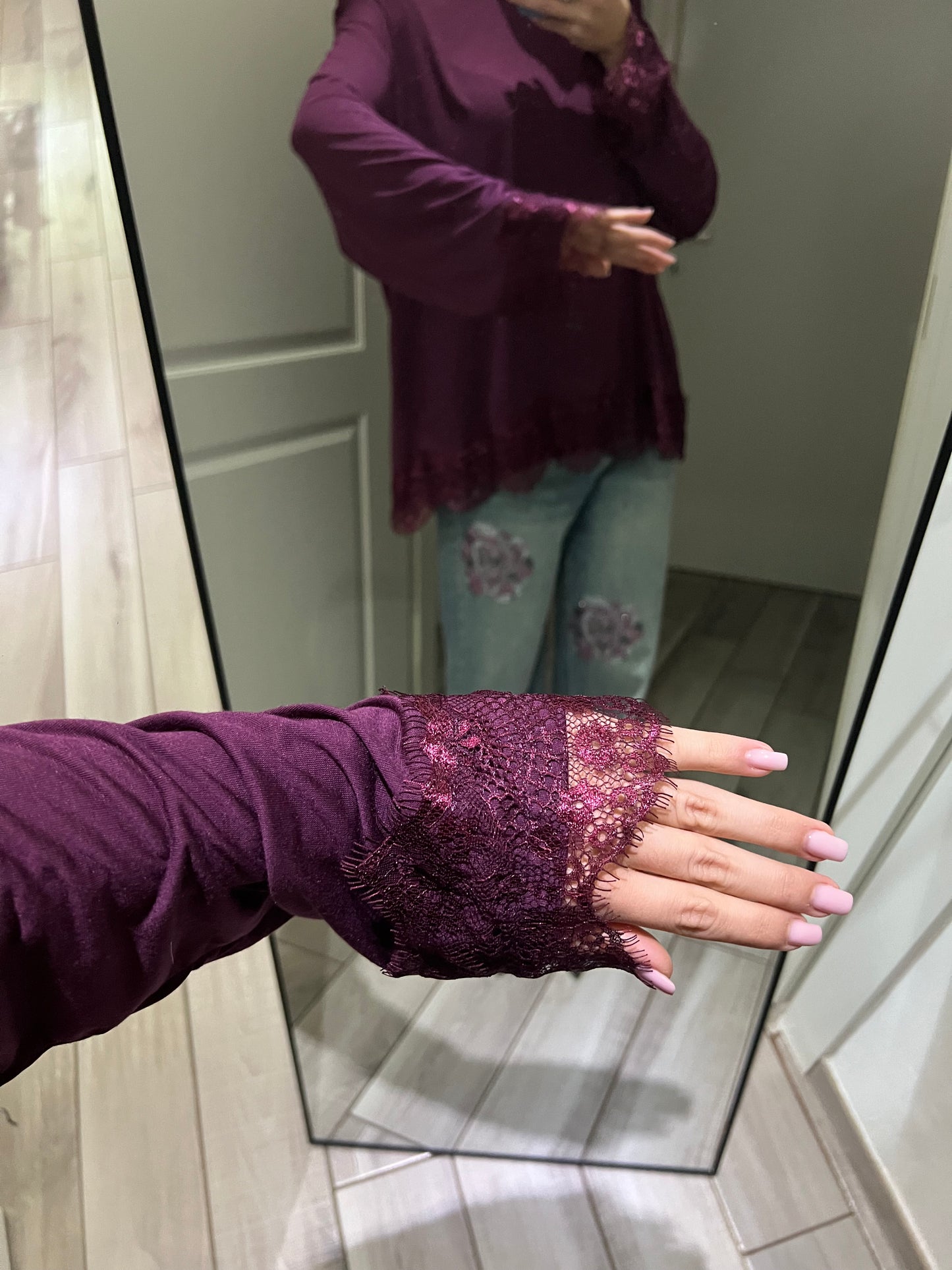 T-shirt velata con pizzo